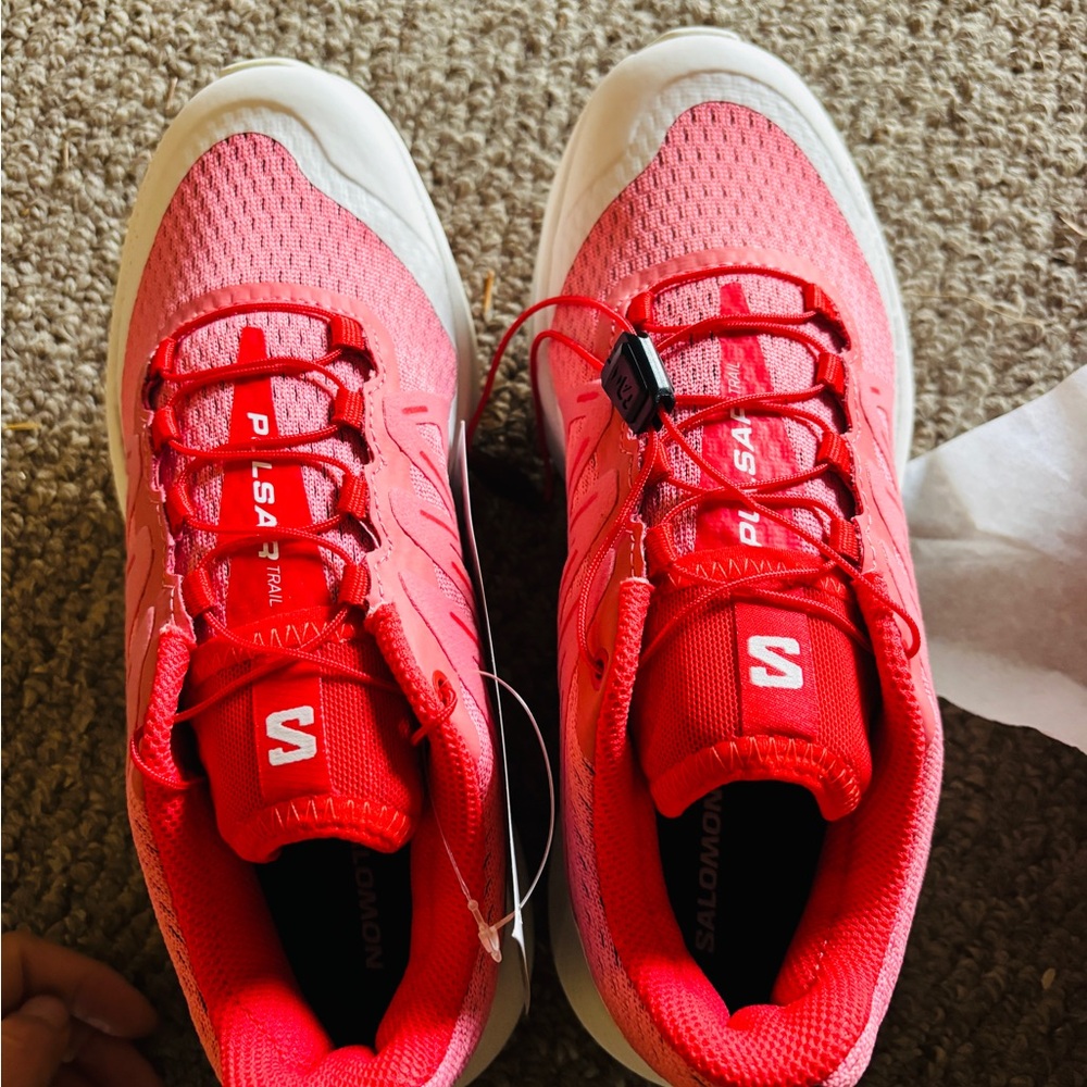 Brand New Salomon Women's Pulsar Pink Trail Running Shoes Size 6 originally$170